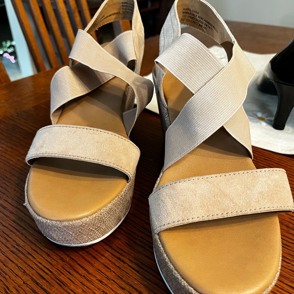Women's Tan Suede Wedge Sandals